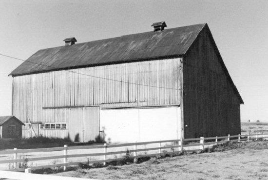 Harris Barn when it was 64th St - circa 1982